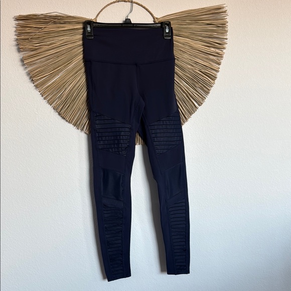 ALO Yoga Blue Moto-Style Leggings with Ribbed Panels - Picture 2 of 14